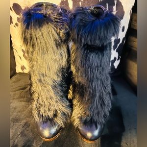 Authentic Gucci BLACK Leather/Alpaca Fur Platform Ankle Boot (Size 38.5/8 1/2)